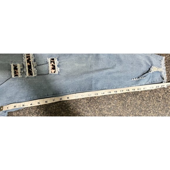 Full Figured Woman Jeans with Animal Print and Rips Size 3X NWOT - Picture 6 of 6
